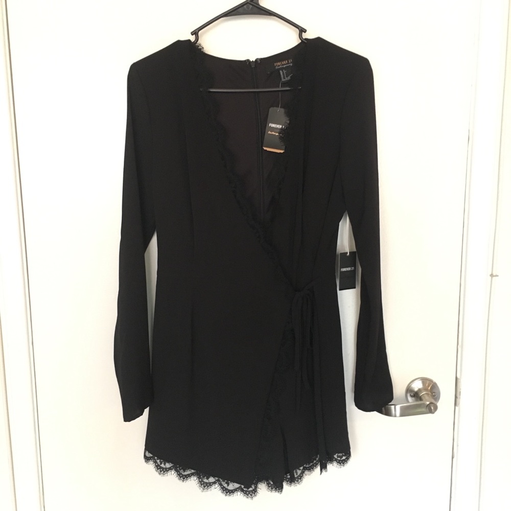NWT Forever 21 lace trim surplice wrap romper